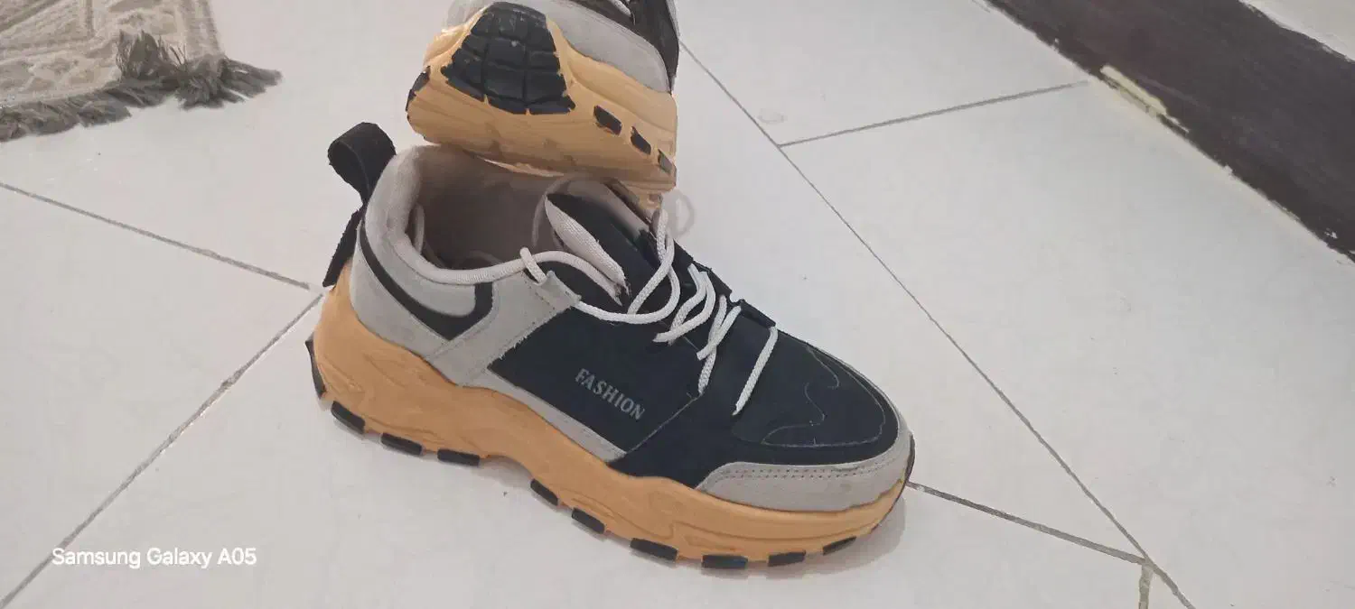 کفش و کتانی کیف نو ودرحدنو|کیف، کفش، کمربند|اندیشه, اندیشه فاز ۱|دیوار