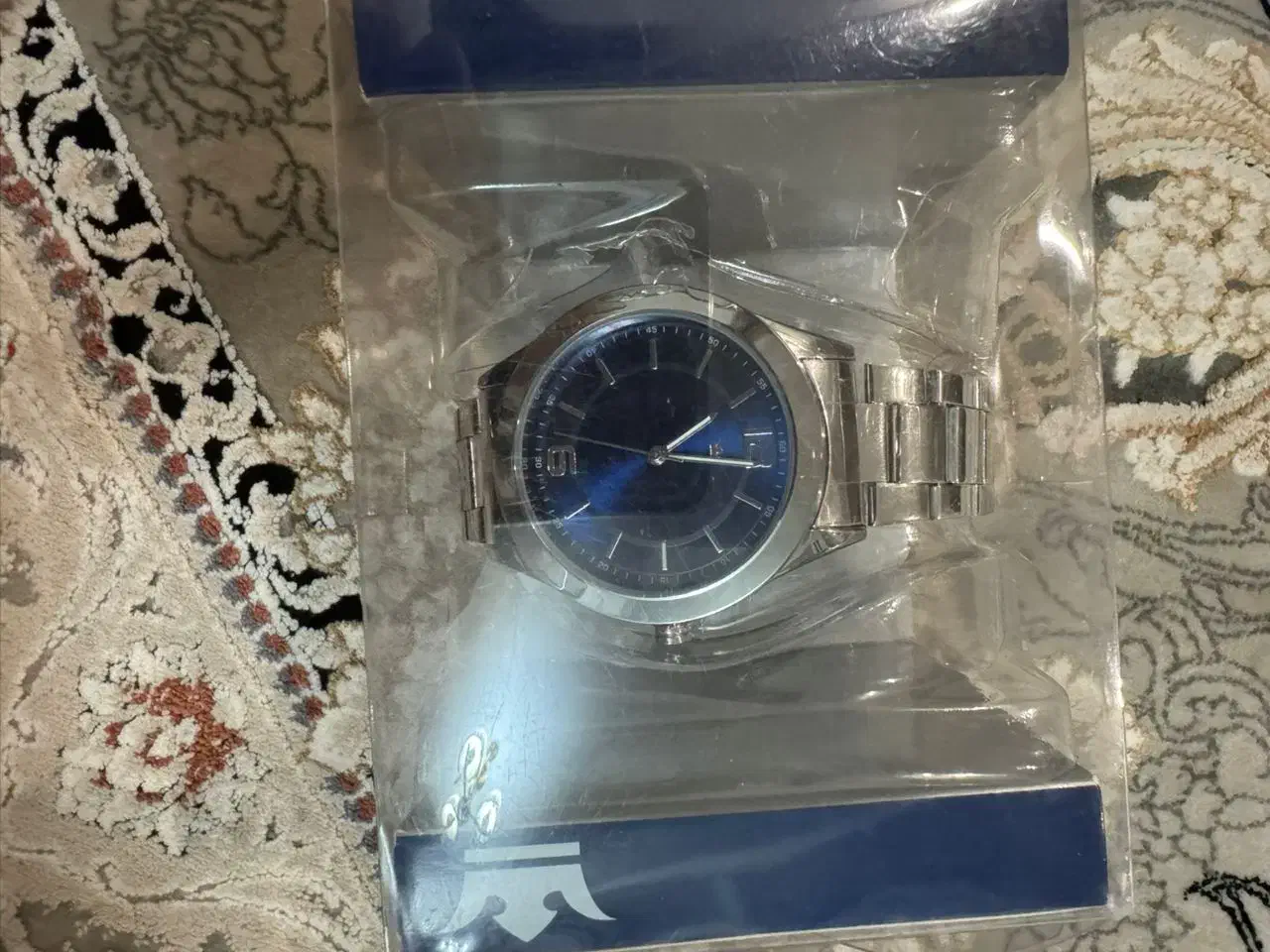 ساعت|ساعت|مشهد, هفده شهریور|دیوار