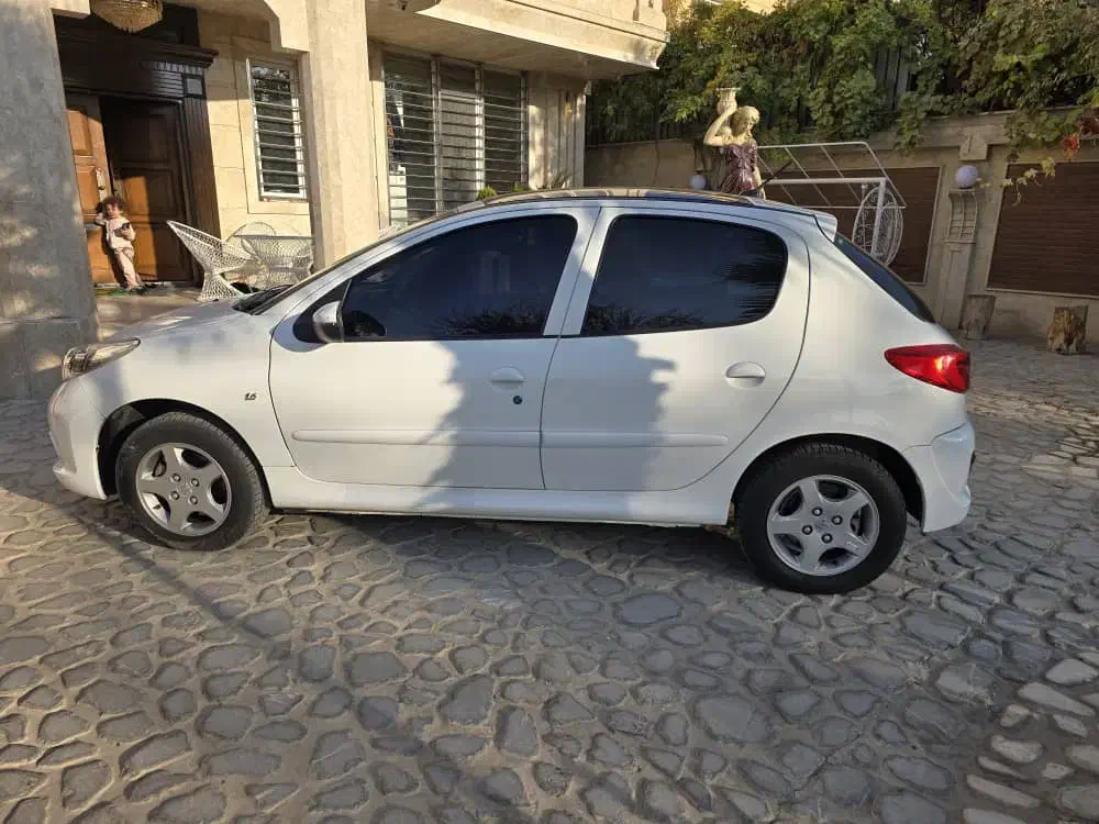 پژو ۲۰۷ مدل ۱۴۰۲ پاناروما|خودرو سواری و وانت|مشکین‌دشت, |دیوار