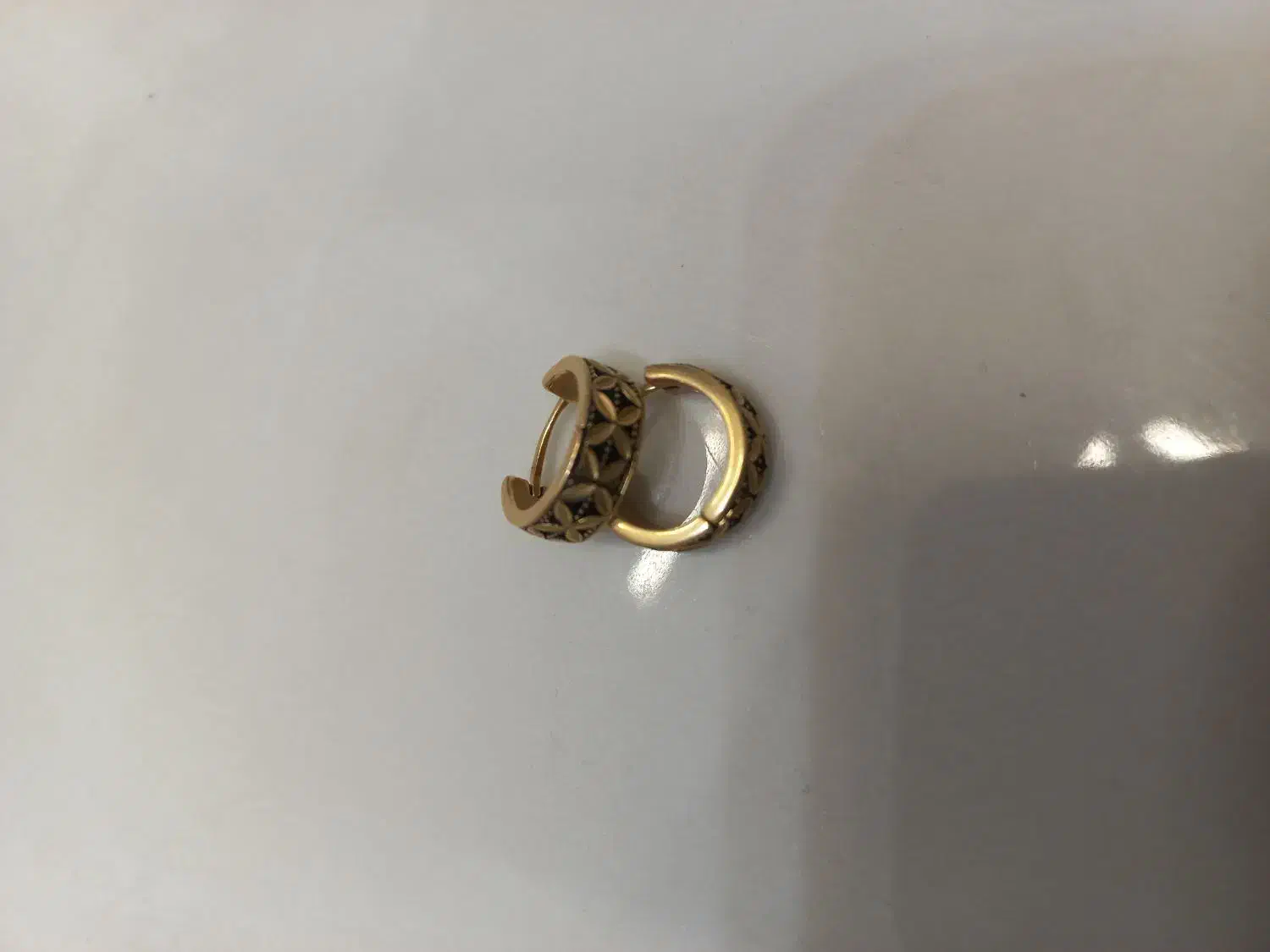 گشواره حلقه طلا سیاه قلم نو|جواهرات|تربت جام, پاسداران|دیوار