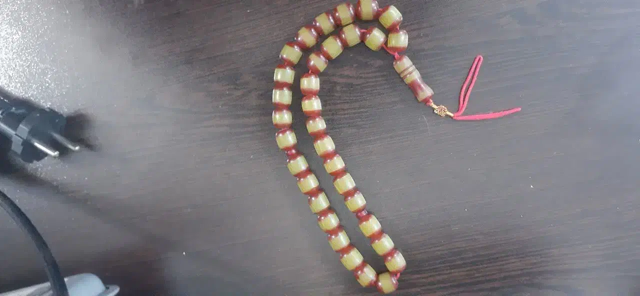 تسبیح سندلوس|کلکسیون اشیاء عتیقه|برخوار, |دیوار