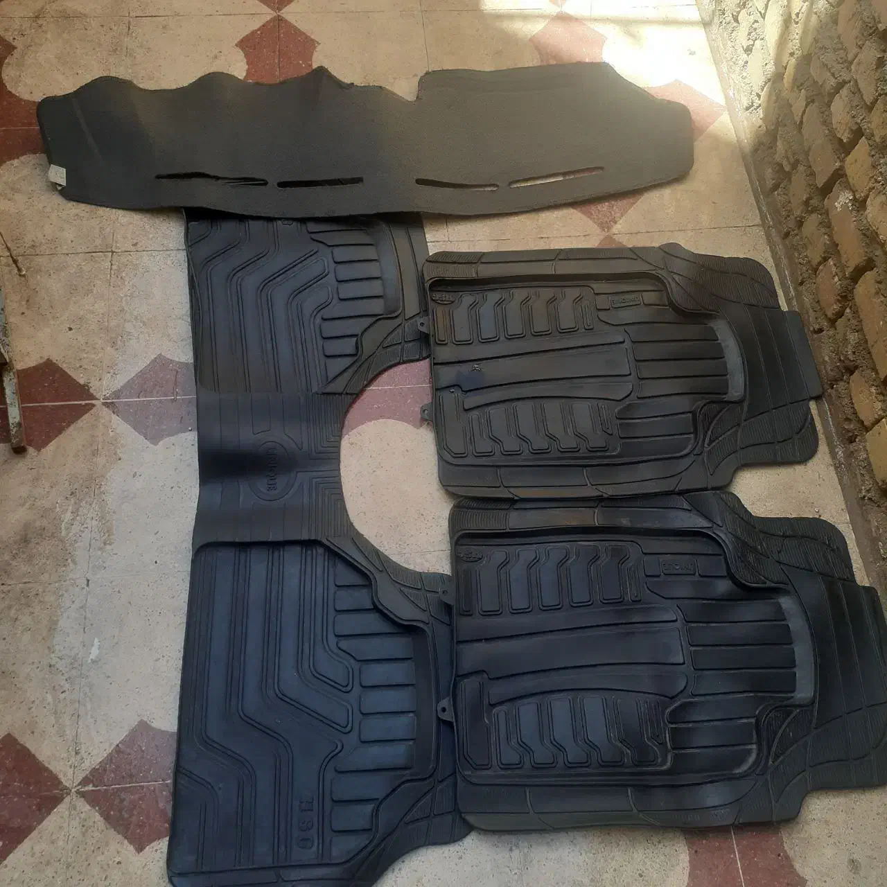 کفی|قطعات یدکی و لوازم جانبی|شیراز, کوشک میدان|دیوار