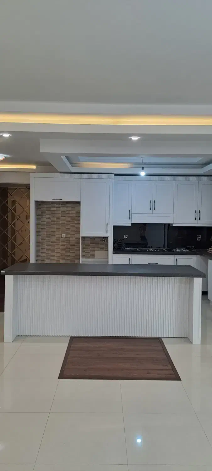 قیطریه ۱۱۰ متر* خانواده و مجرد* تراس قابل چیدمان