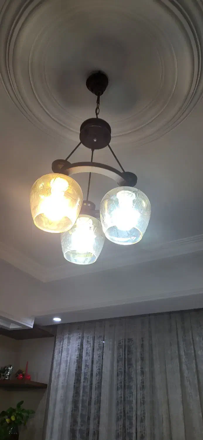 در حدنو|لوستر و چراغ آویز|قدس, شهر‌قدس|دیوار