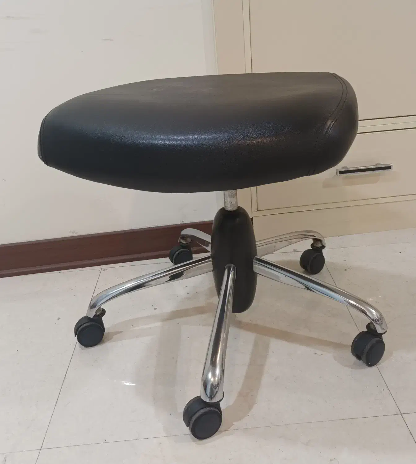 صندلی چرخدار|مبلمان اداری|رشت, چله خانه|دیوار