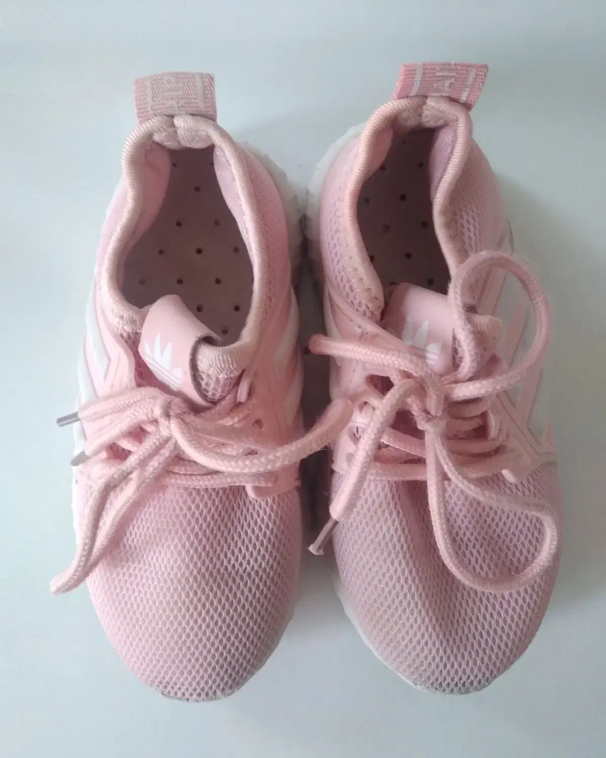 کفش دخترانه سایز ۲۶ و لباس نوی دخترانه|کفش و لباس بچه|مشهد, حسابی جنوبی (شهرک غرب)|دیوار