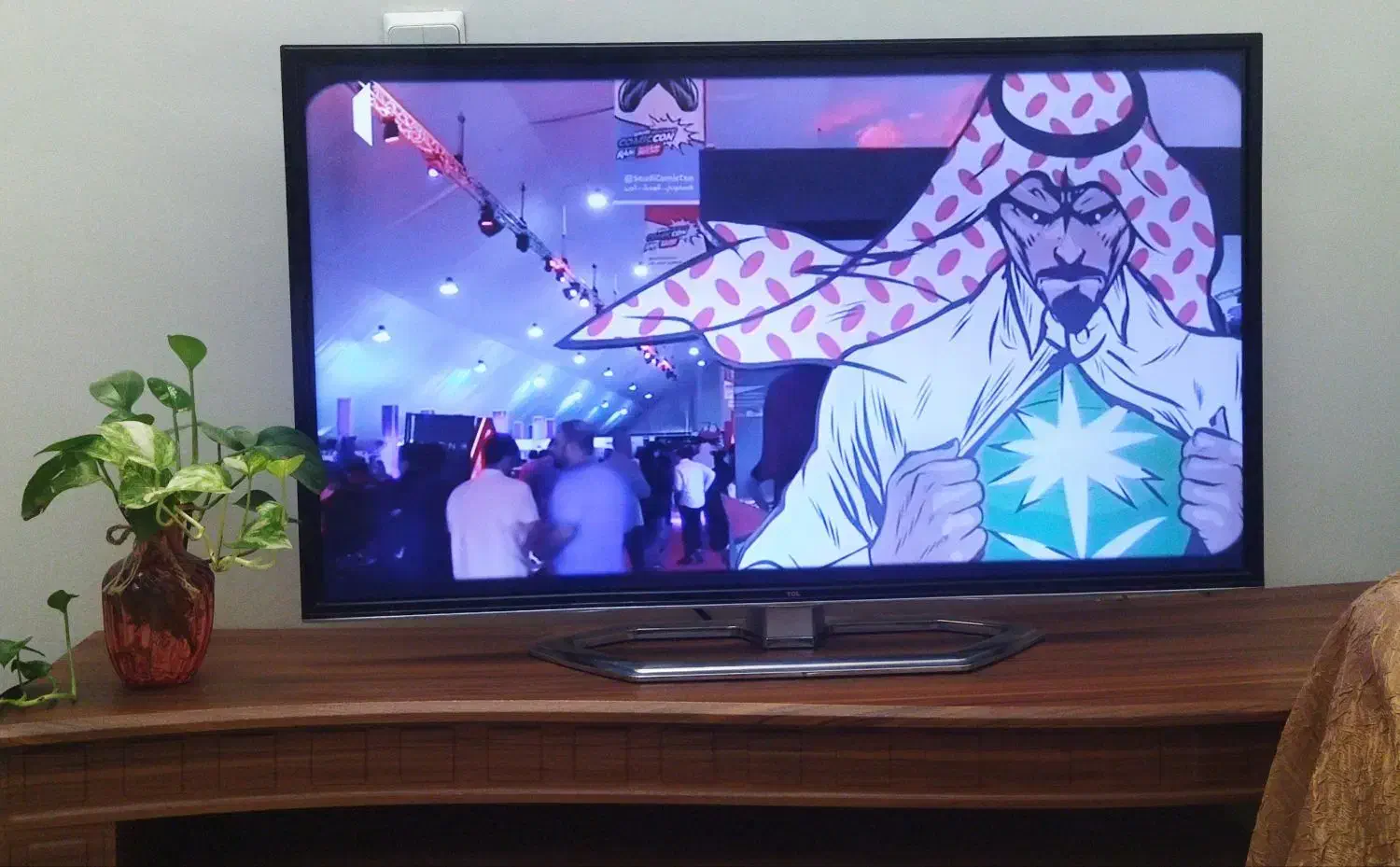 تلویزیون40 اینچ TCL|تلویزیون و پروژکتور|قزوین, |دیوار