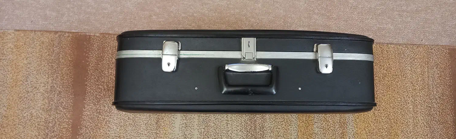 چندان نوستالژی|کلکسیون اشیاء عتیقه|شیراز, آزادی|دیوار