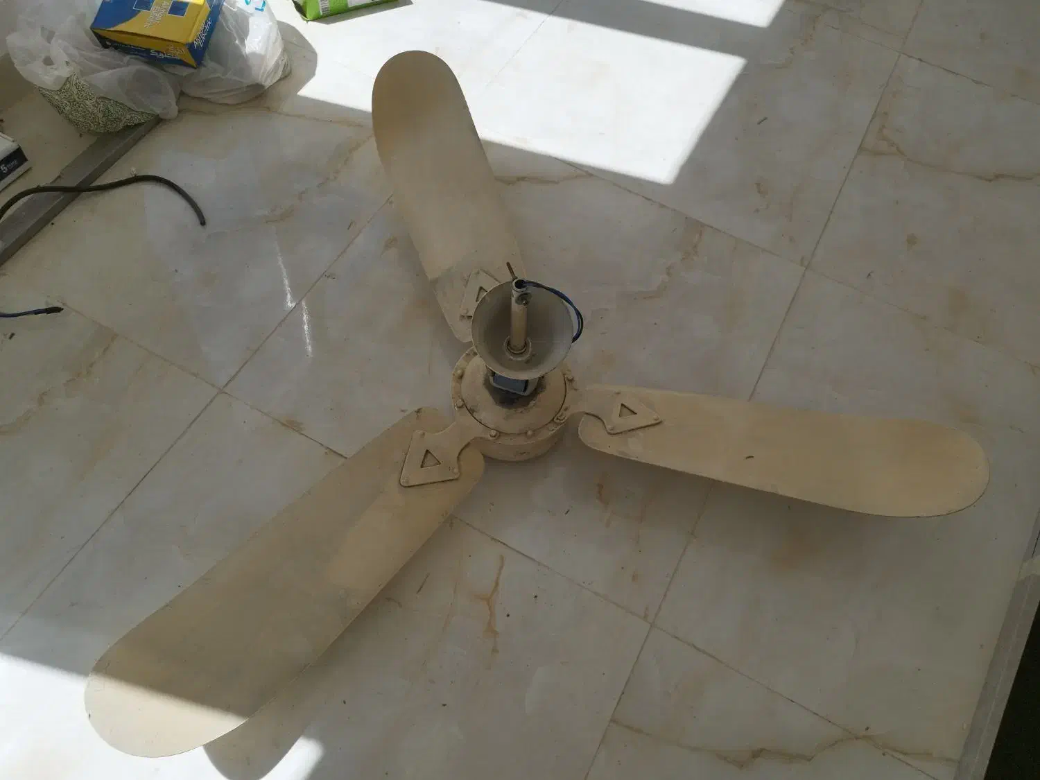 پنکه سقفی|پنکه و تصفیهکنندهٔ هوا|تهران, هاشمی|دیوار