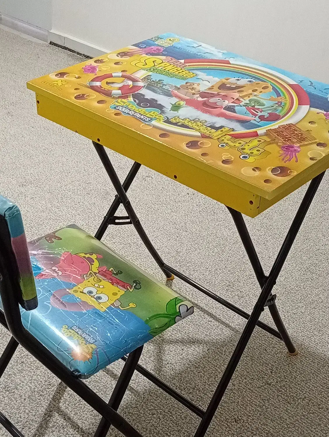 میز و صندلی|تخت و صندلی بچه|اندیمشک, |دیوار