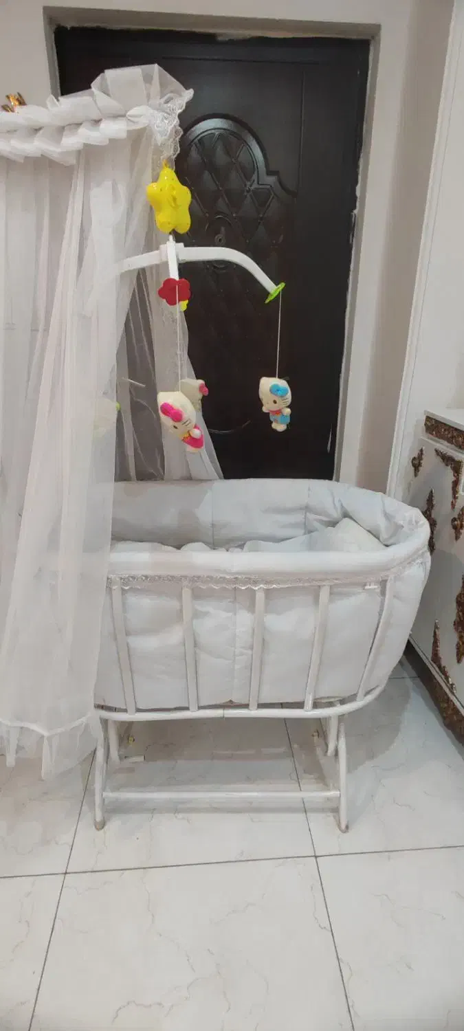 گهواره نوزاد موزیکال در حد نو|تخت و صندلی بچه|تهران, خانی آباد نو جنوبی|دیوار
