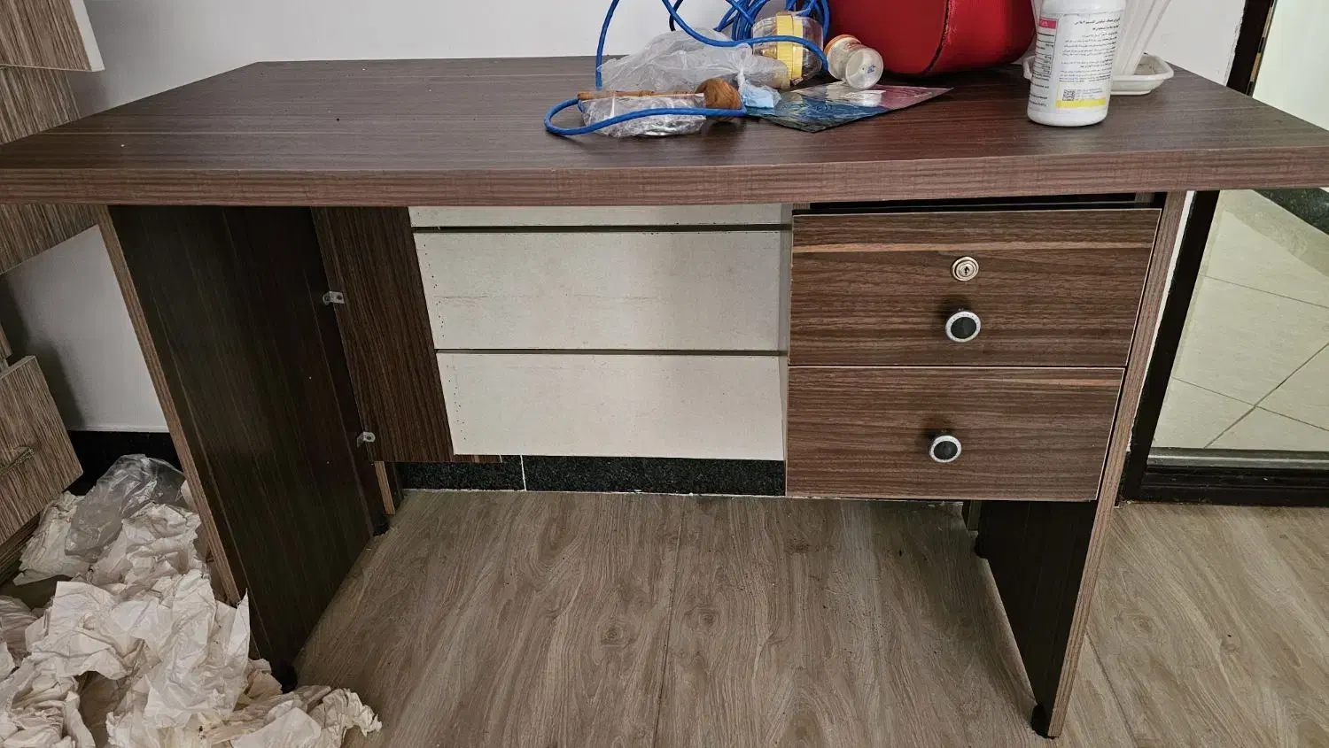 میز تحریر سالم|میز تحریر و کامپیوتر|مهاباد (آذربایجان غربی), |دیوار