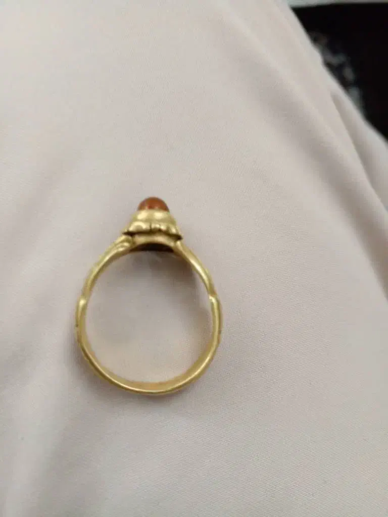 دو انگشتر و مقداری سنگ|جواهرات|چالوس, |دیوار