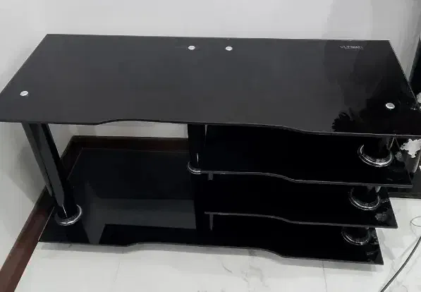 تلویزیون و میز تلویزیون|تلویزیون و پروژکتور|کرج, فاز ۱ مهرشهر|دیوار