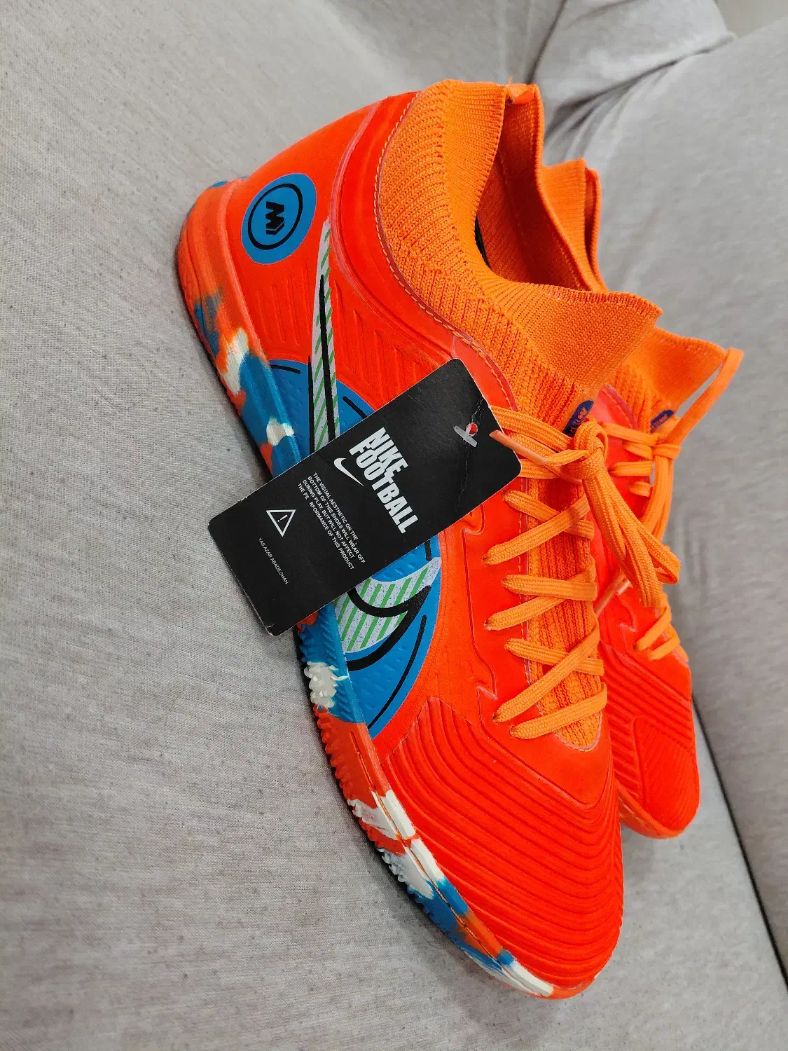 کفش سالنی، کتونی فوتسال|کیف، کفش، کمربند|رشت, کوی مهر|دیوار