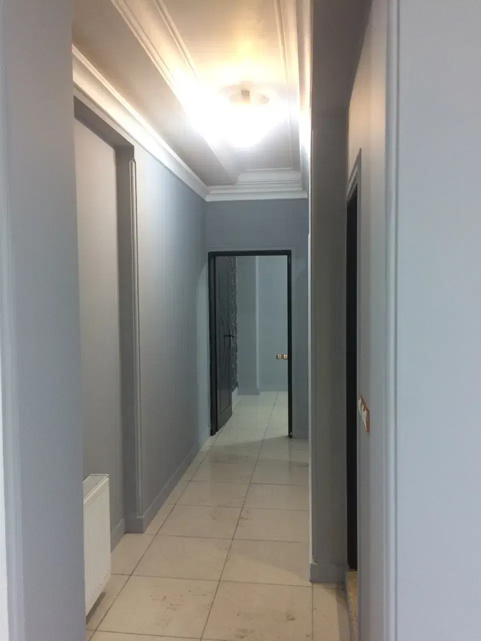 رنگ آمیزی و نقاشی ساختمان با دستگاه ایرلس|خدمات پیشه و مهارت|رشت, معلم|دیوار