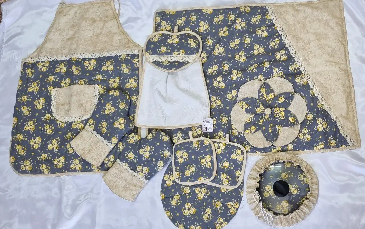 سرویس اشپزخانه عروس|سفره، حوله، دستمال آشپزخانه|مرودشت, بیست متری بیمارستان|دیوار