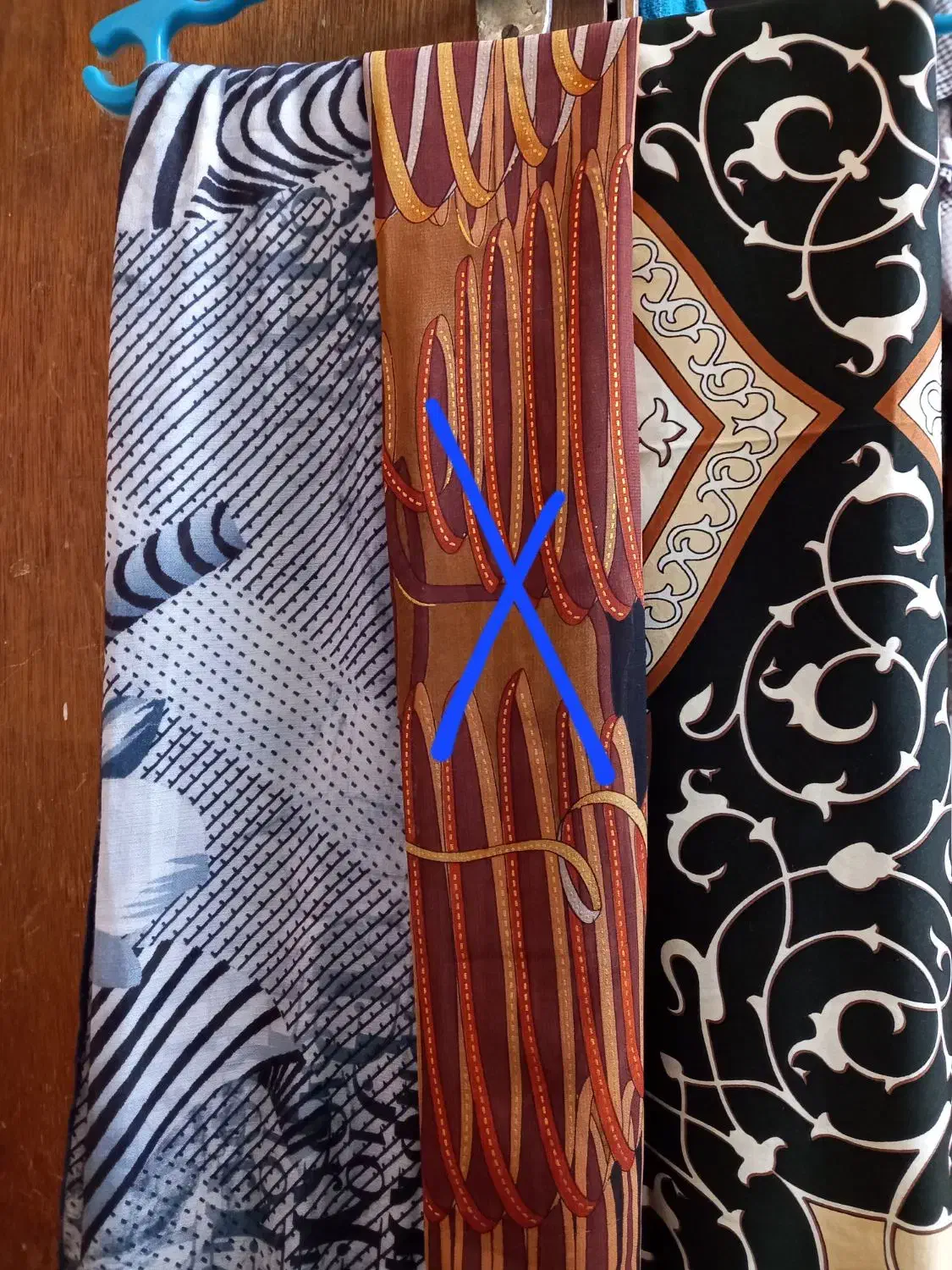 تعدادی روسری|لباس|کرمان, |دیوار