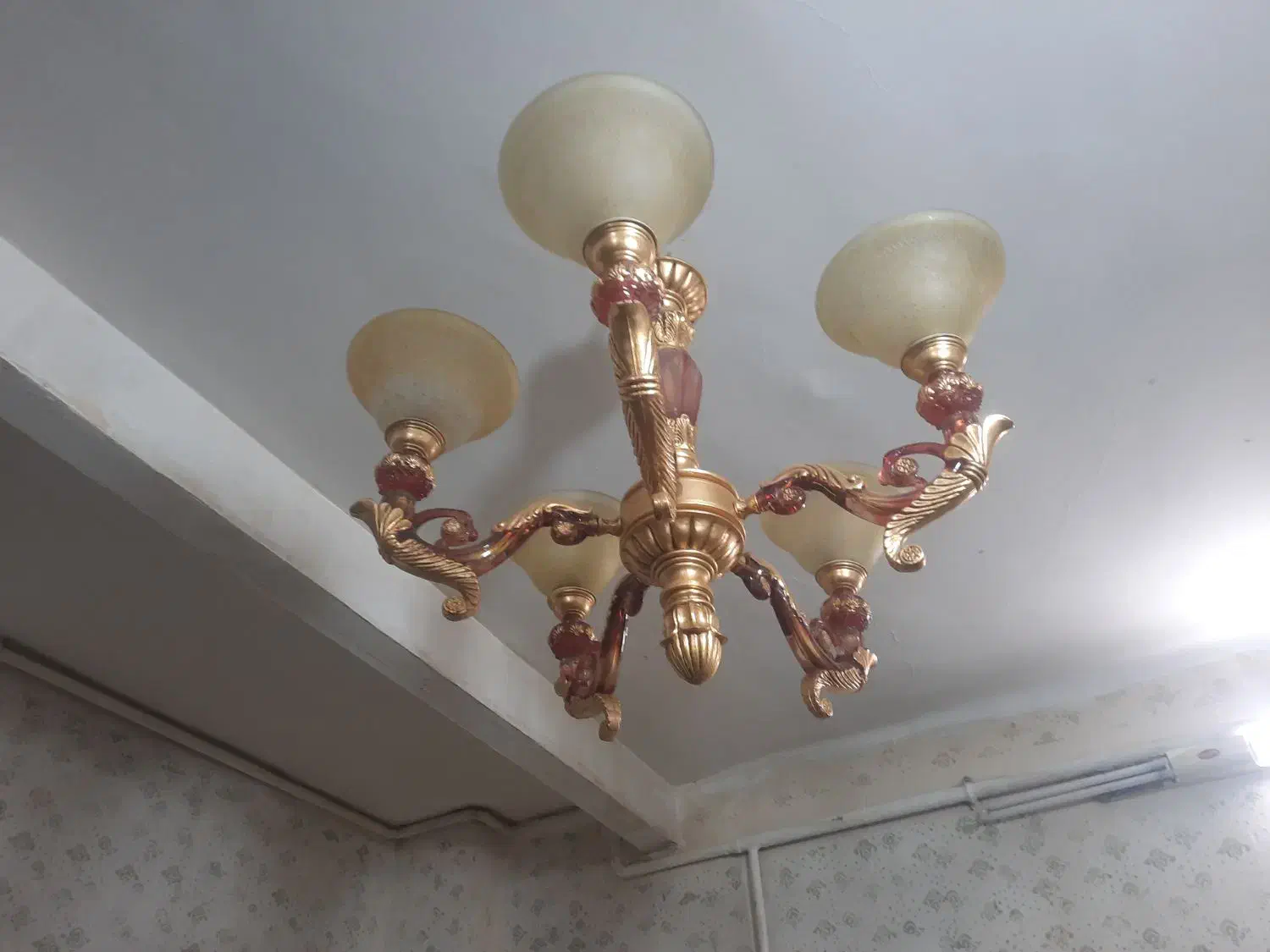 یک جفت لوستر|لوستر و چراغ آویز|مشهد, کوی ولیعصر|دیوار