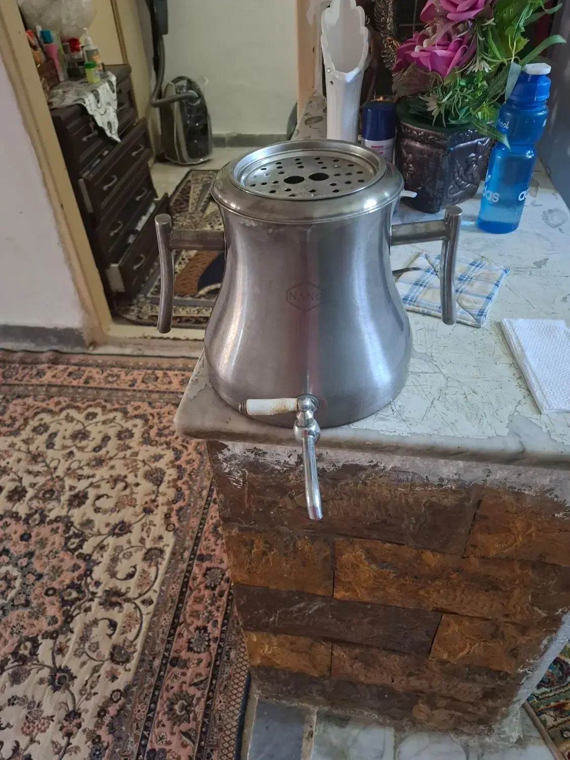 کتری|قوری، کتری، قهوهساز دستی|چهارباغ, |دیوار