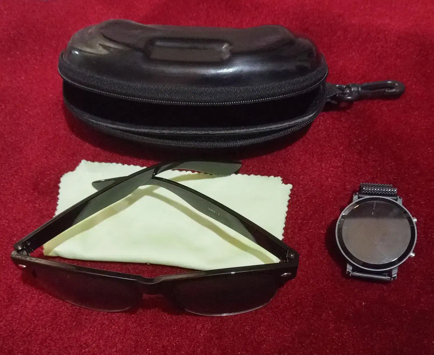 عینک دودی و ساعت مچی|ساعت|اسدآباد, |دیوار