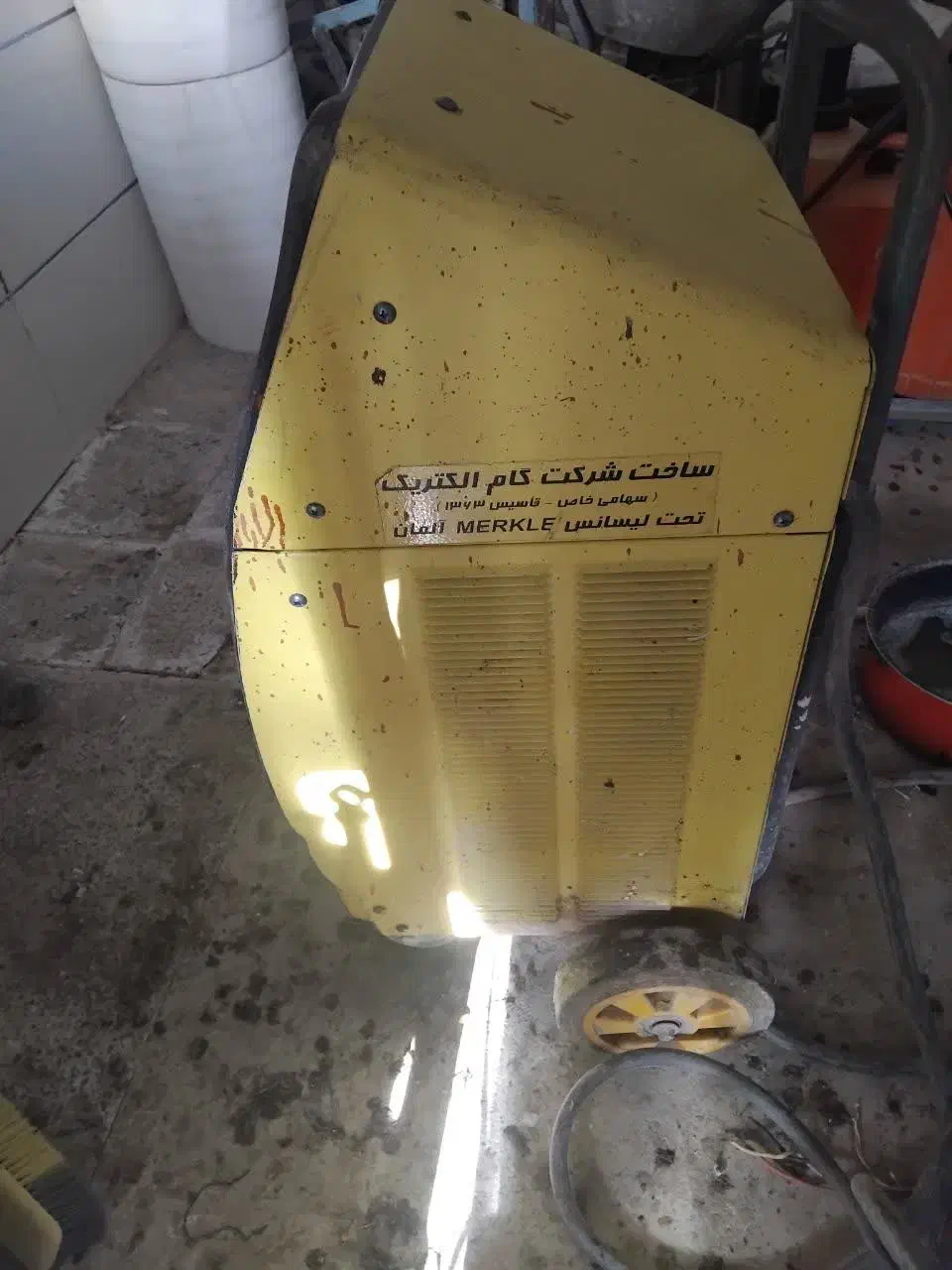 دستگاه جوش|ماشینآلات صنعتی|بروجن, |دیوار