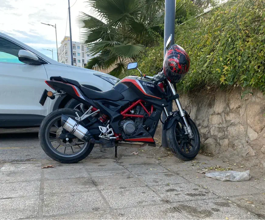 بنلی 250|موتورسیکلت|شیراز, قلعه نو|دیوار