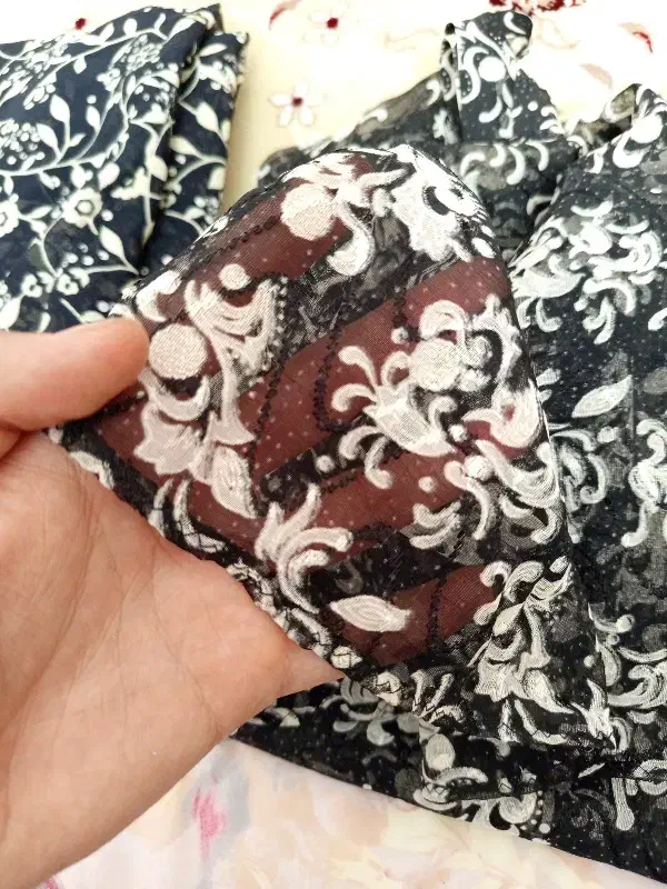 دو قواره چادر رنگی حریر دوخته شده|لباس|مبارکه, |دیوار