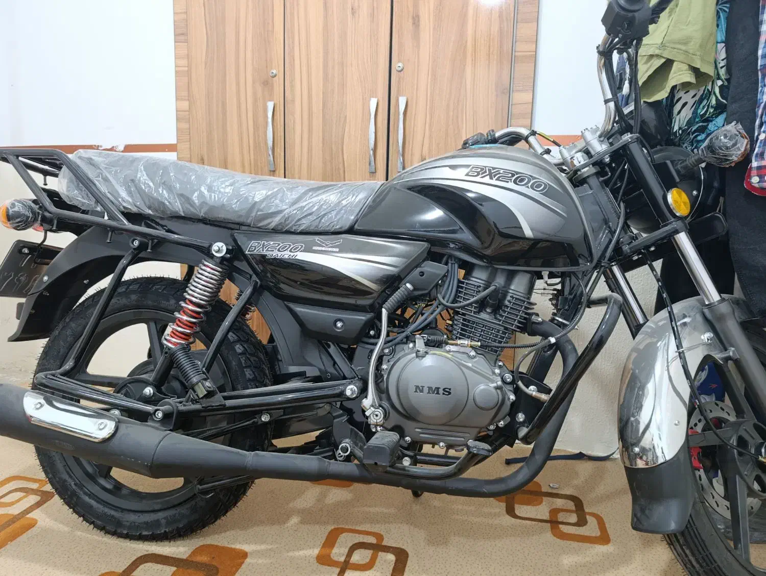 موتور متین و بوکسر|موتورسیکلت|اشکنان, |دیوار