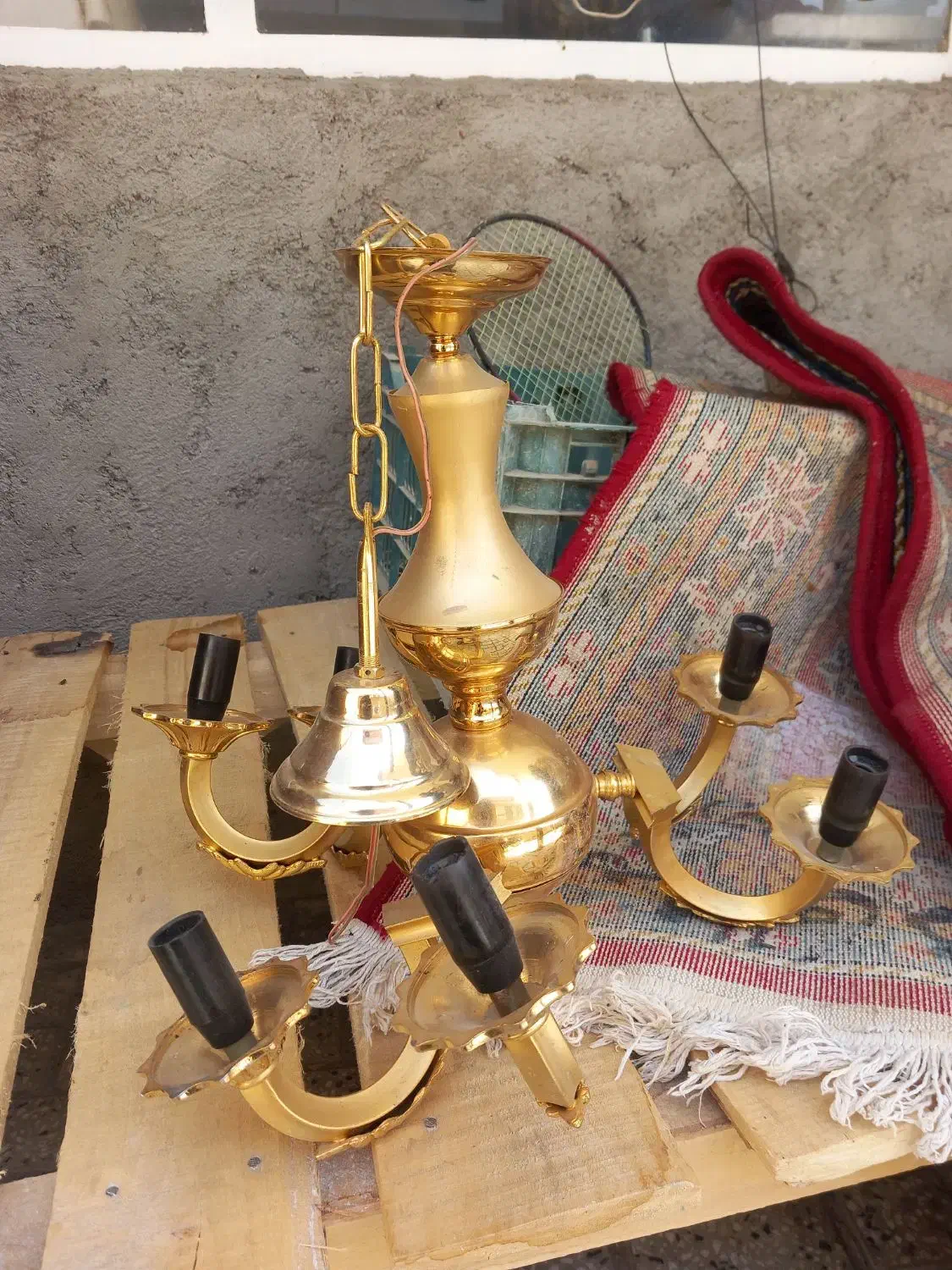 لوستر 6 شاخ|لوستر و چراغ آویز|نیشابور, سرآب کوشک|دیوار
