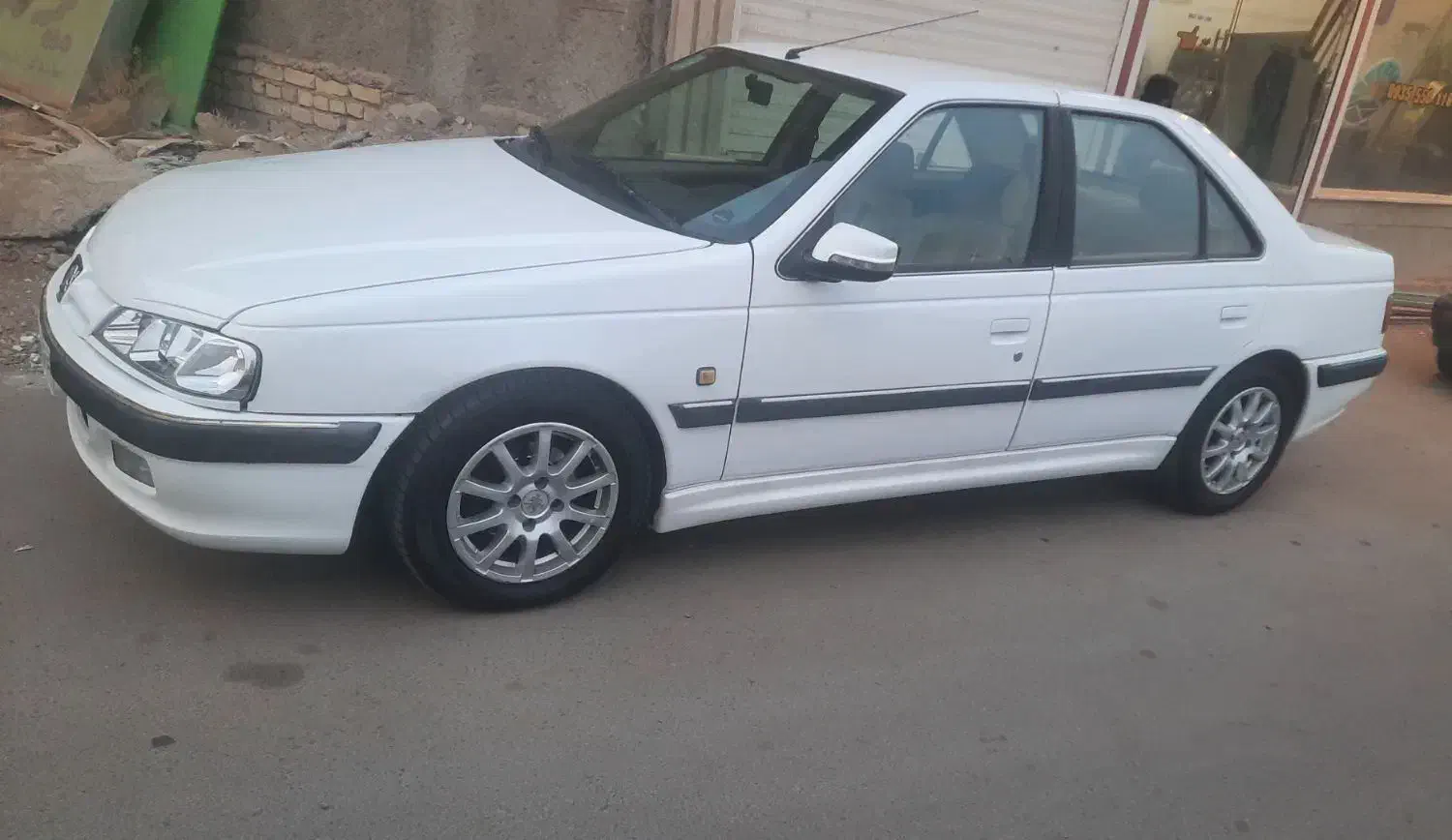 پژو پارس عروسک.بی رنگ.|خودرو سواری و وانت|کاشان, شهید زجاجی|دیوار