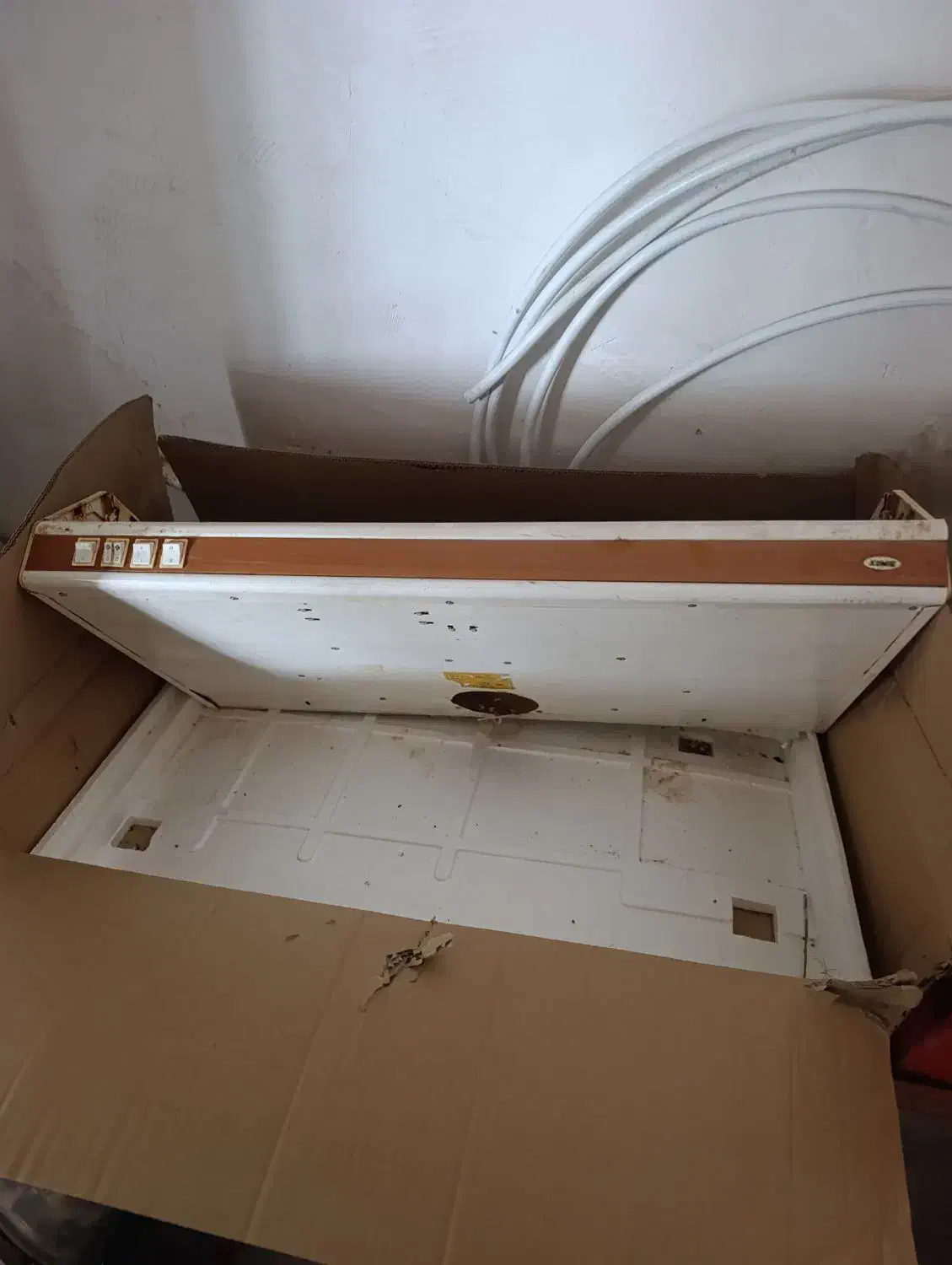 هود|هود|چرداول, |دیوار