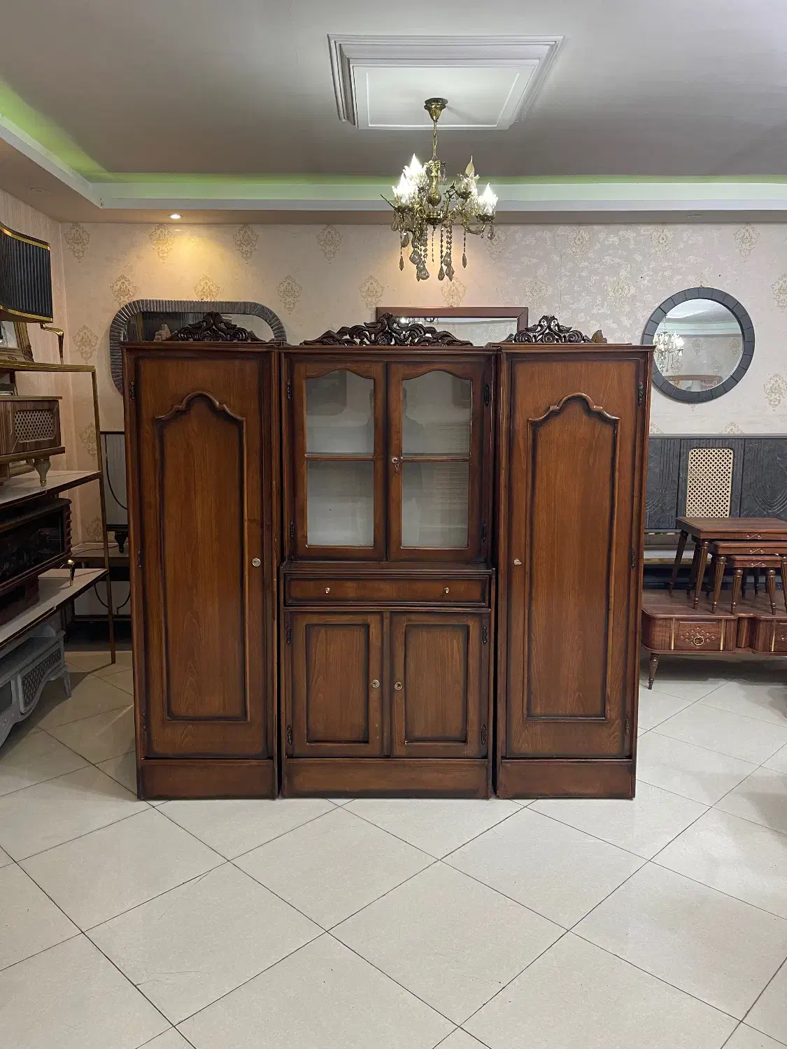 کمد سه تیکه سال دار|بوفه، ویترین، کنسول|تهران, شهرک ولیعصر شمالی|دیوار