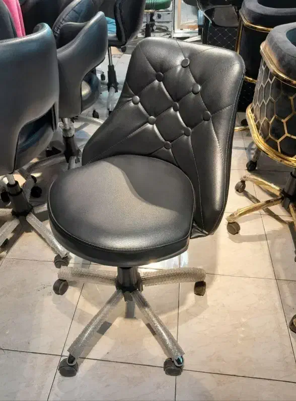 استادکار کوپ کوتاهی صندلی اصلاح تخت پاف تتو مژه|آرایشگاه و سالنهای زیبایی|شیراز, آبیاری|دیوار