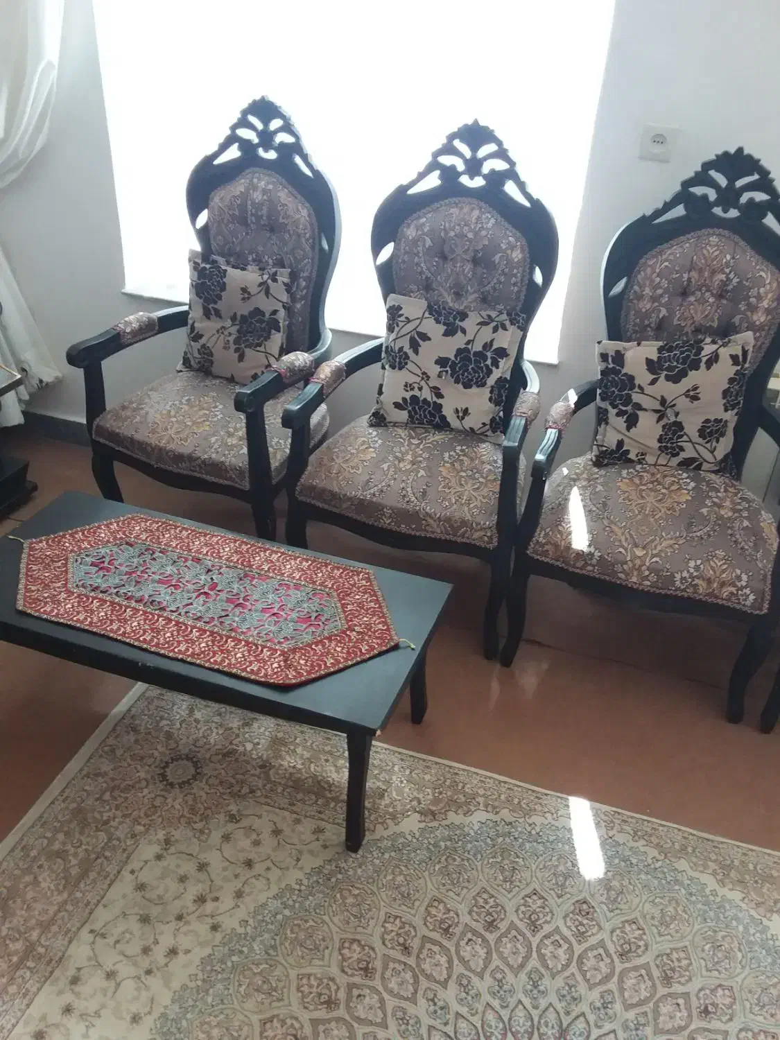 مبل|مبلمان خانگی و میز عسلی|شبستر, |دیوار