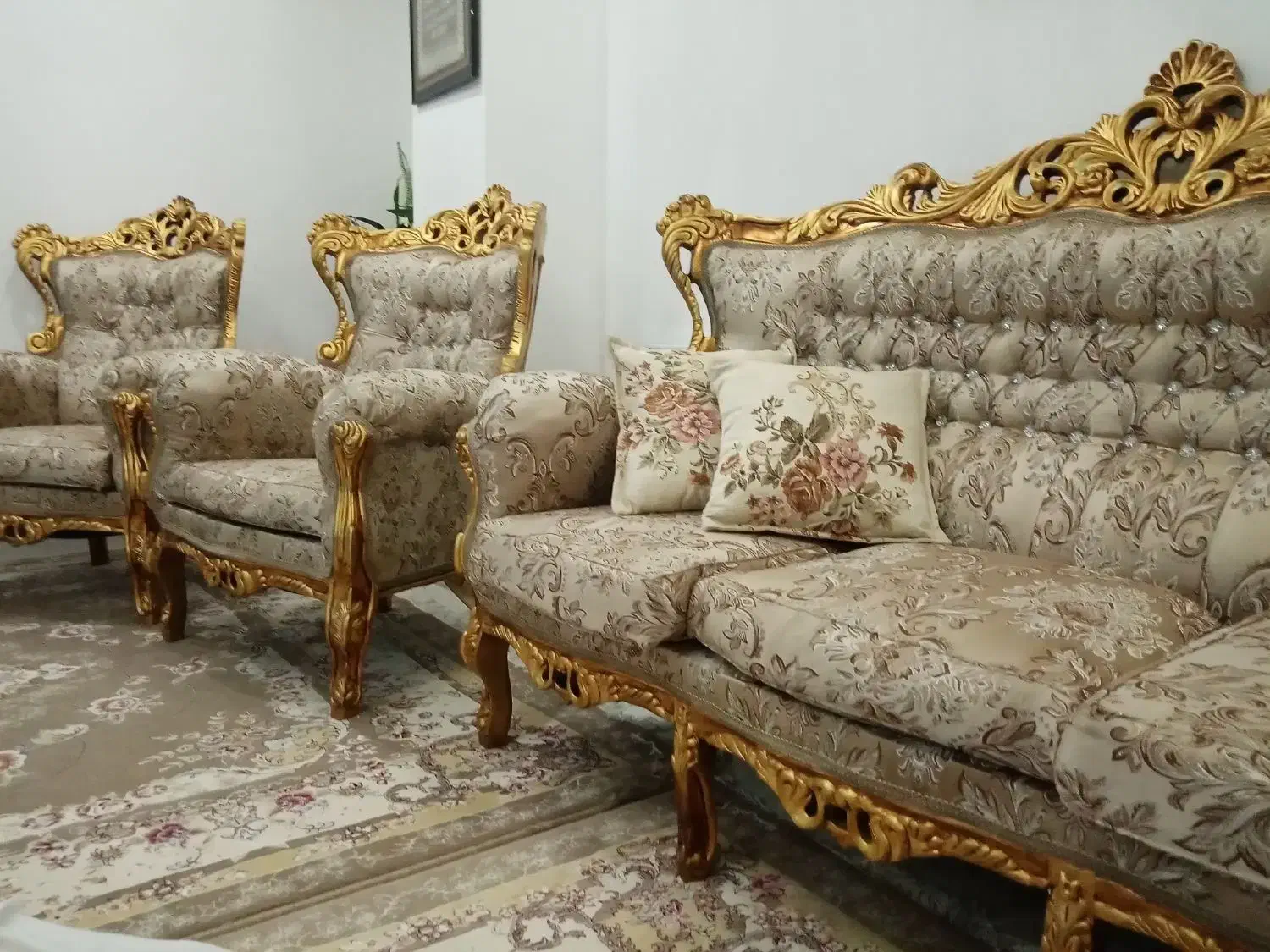 مبل 7نفره سلطنتی|مبلمان خانگی و میز عسلی|رباطکریم, رباطکریم|دیوار