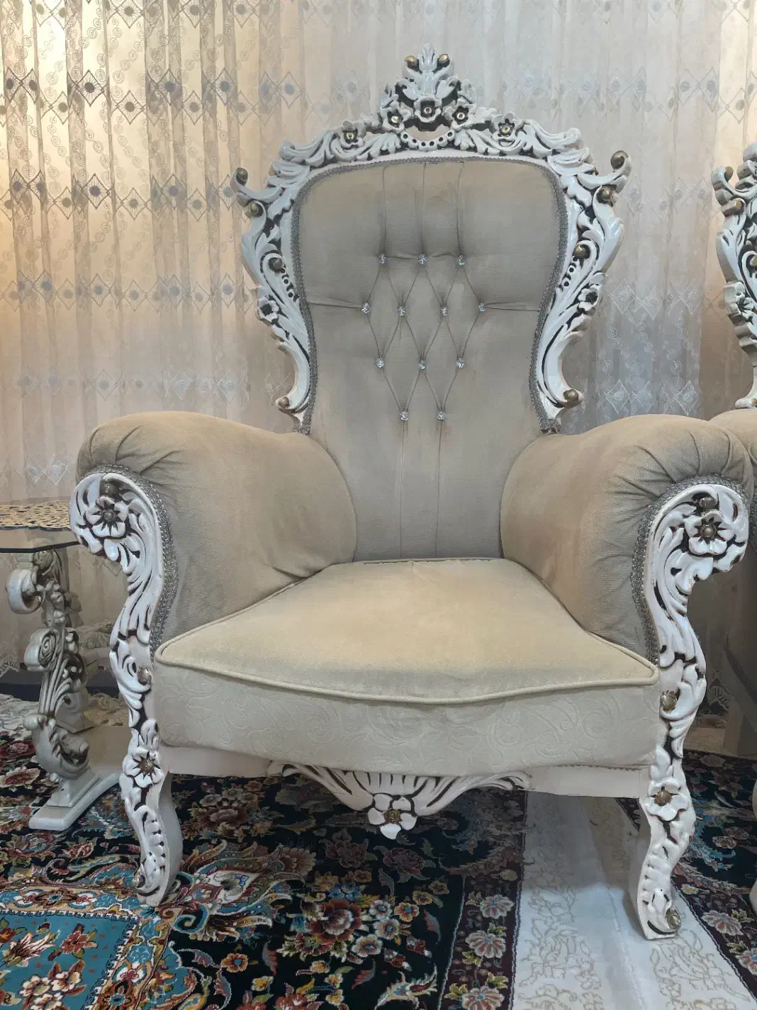 مبل سلطنتی|مبلمان خانگی و میز عسلی|تربت جام, تیپ ۳۸ زرهی تربت جام|دیوار