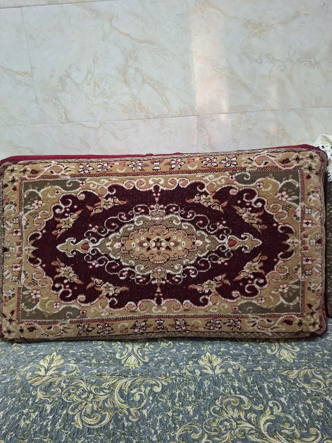 ۳عدد پشتی|پشتی|سیرجان, |دیوار