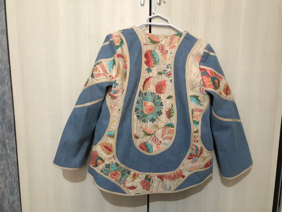 کت مزونی|لباس|شیراز, گویم|دیوار