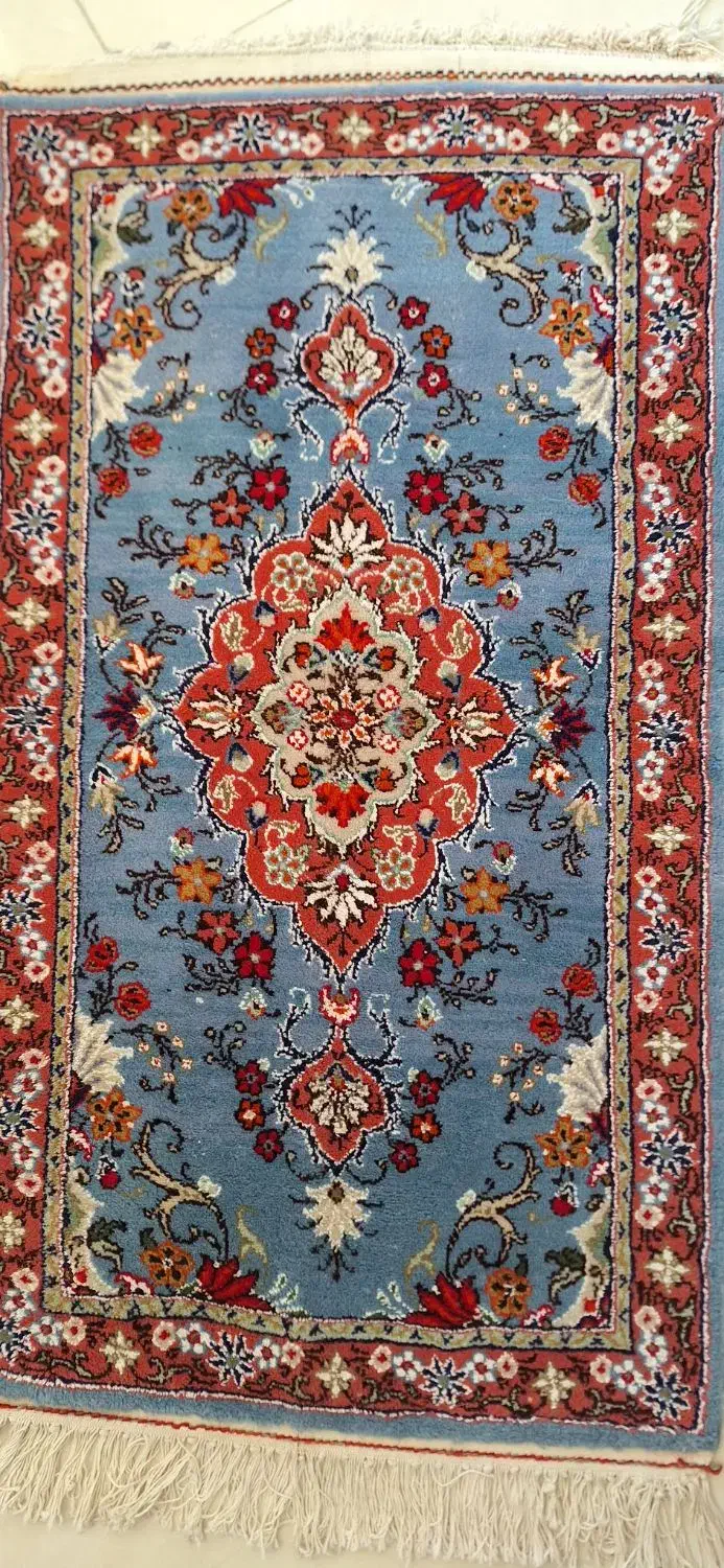 فرش دست باف با گل ابریشمی|فرش|شیراز, چوگیاه‎|دیوار