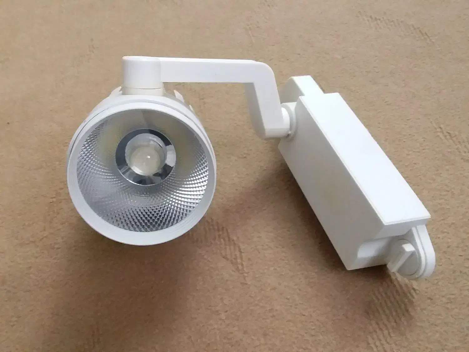 پروژکتور ریلی برند نمانور|لامپ و چراغ|تبریز, |دیوار