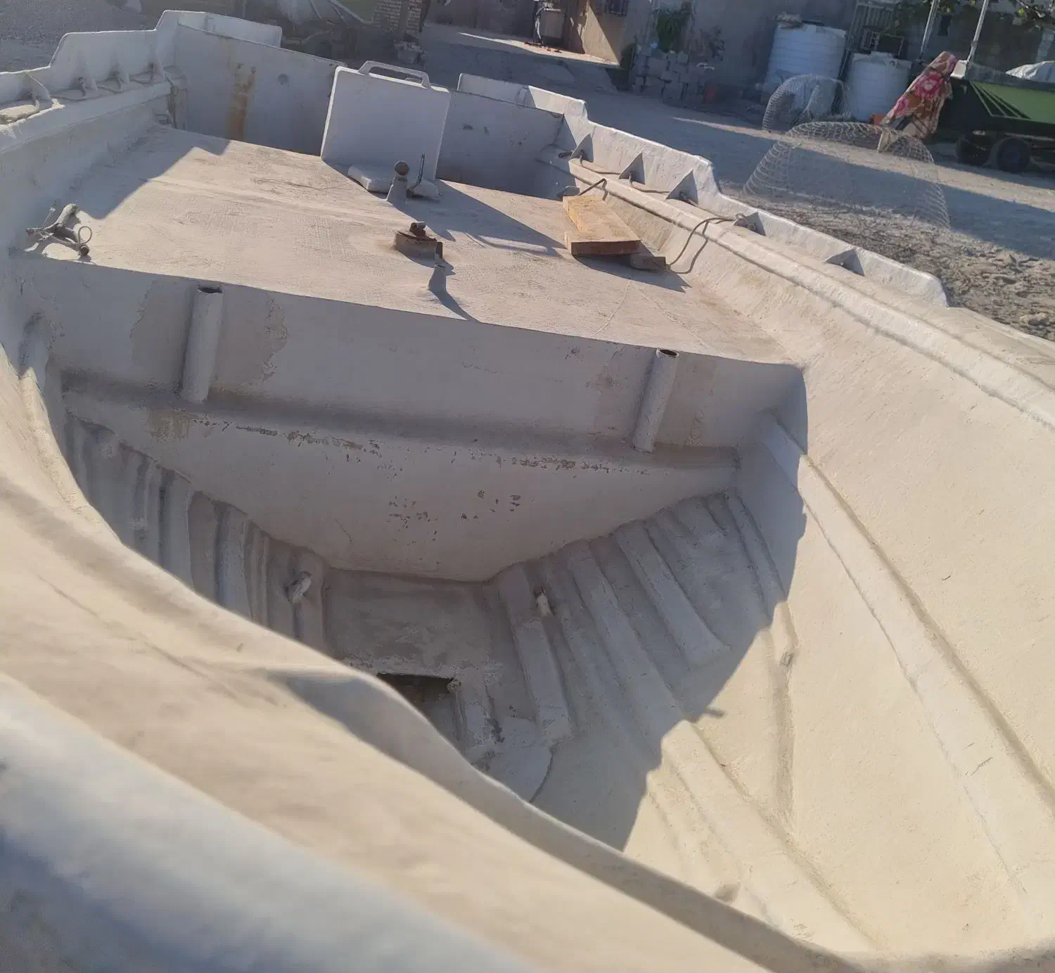 جلد ۲۰۰|قایق و سایر وسایل نقلیه|بمانی, |دیوار