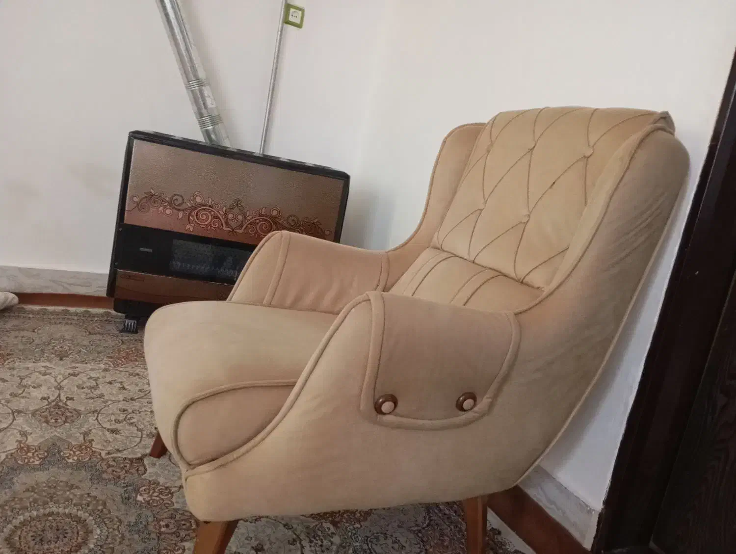 مبل|مبلمان خانگی و میز عسلی|گرمی, |دیوار