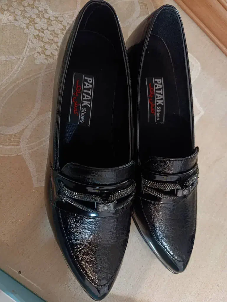 کفش راحتی|کیف، کفش، کمربند|خوی, |دیوار