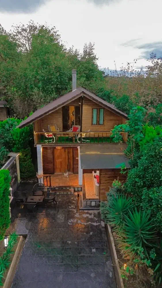 اجاره روزانه کلبه سویسی جنگلی جکوزی آب داغ|اجارهٔ کوتاهمدت ویلا و باغ|نور, |دیوار