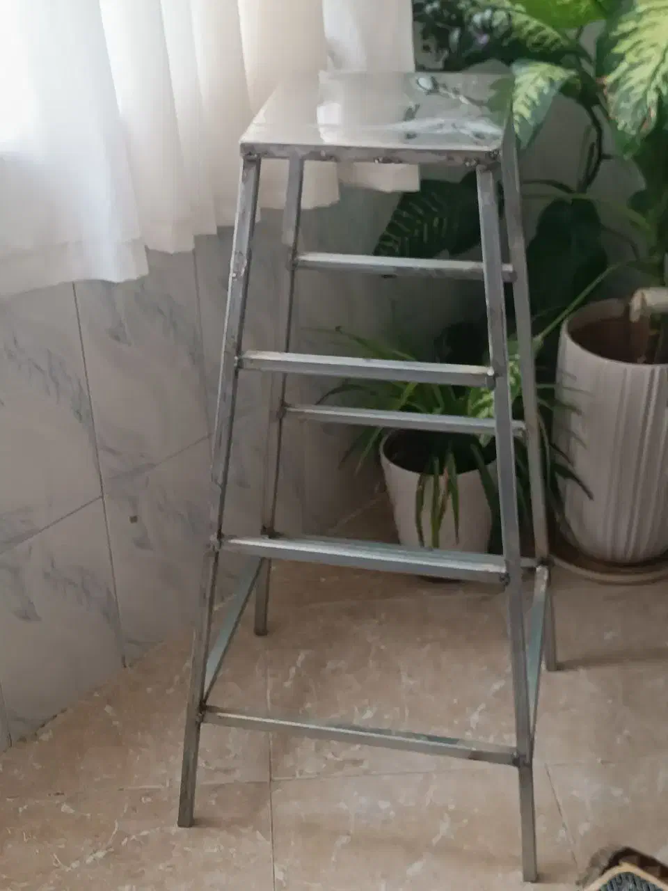 چهارپایه آلومینیومی|صندلی و نیمکت|بروجرد, |دیوار