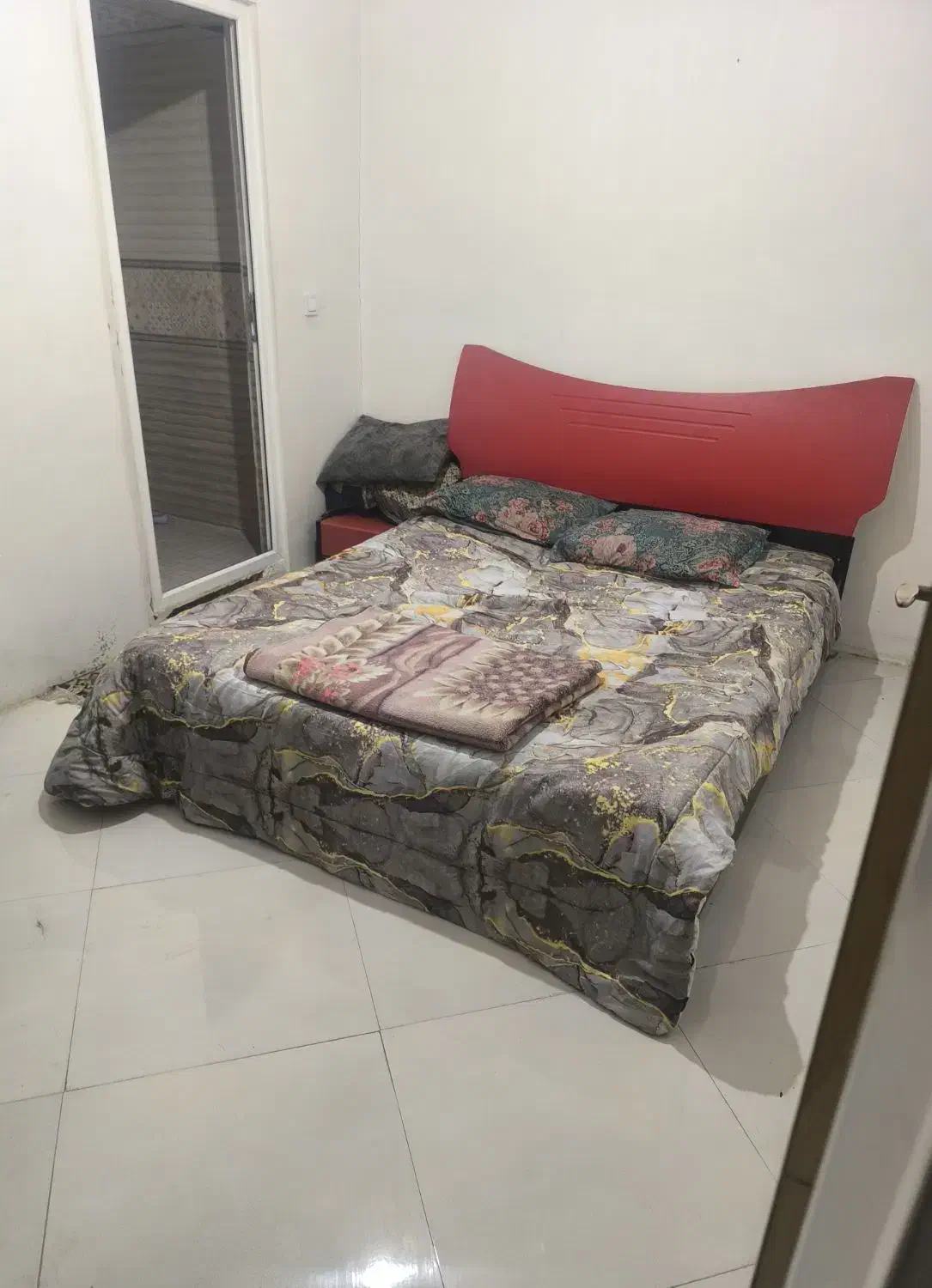 تخت خواب دو نفره|تخت و سرویس خواب|بیرجند, |دیوار