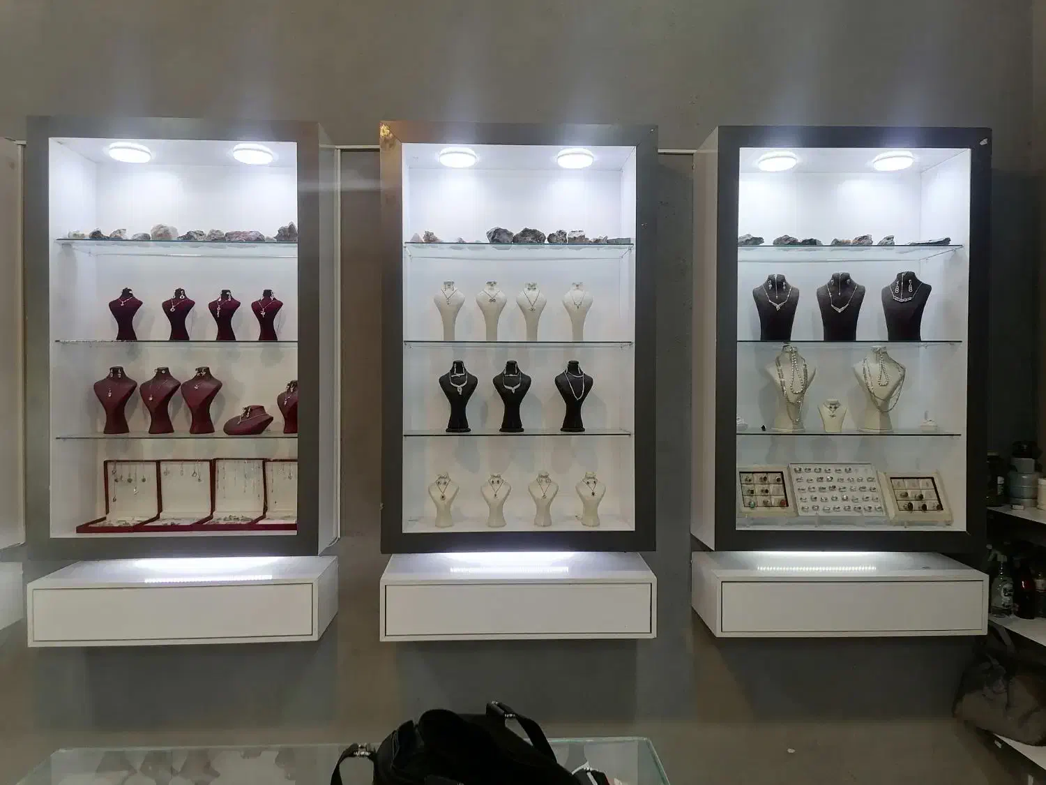 فروش دکور مغازه، زیبا و اماده|فروشگاه و مغازه|کرمان, |دیوار