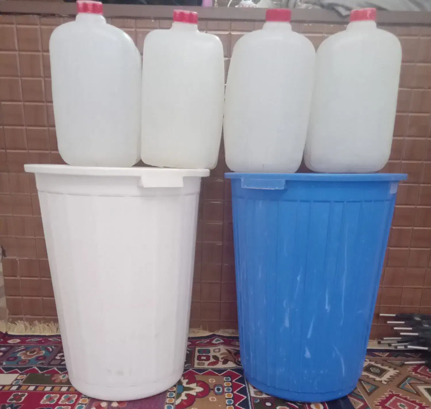 دوتا سطل بزرگ همراه با ۵ تا دبه ۲۰ لیتری|ظروف نگهدارنده، پلاستیکی، یکبارمصرف|مشهد, شهید احمدی روشن|دیوار