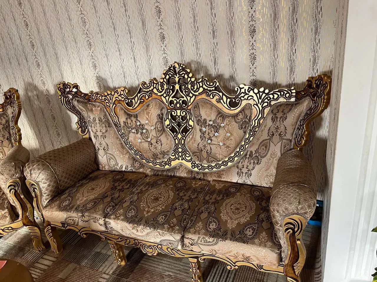 مبل سلطنتی|مبلمان خانگی و میز عسلی|خلخال, |دیوار